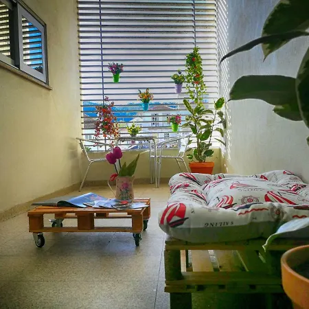 Rr Apartment *